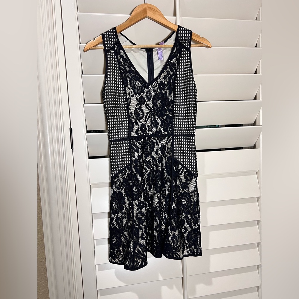 Alya Mini Dress Black Lace